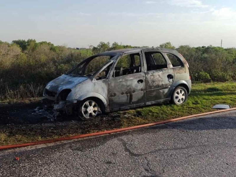 Un automóvil se prendió fuego en la ruta santafesina 41