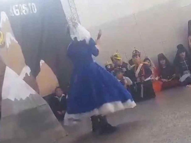 Estremecedor video: los ruidos de una balacera en pleno acto escolar