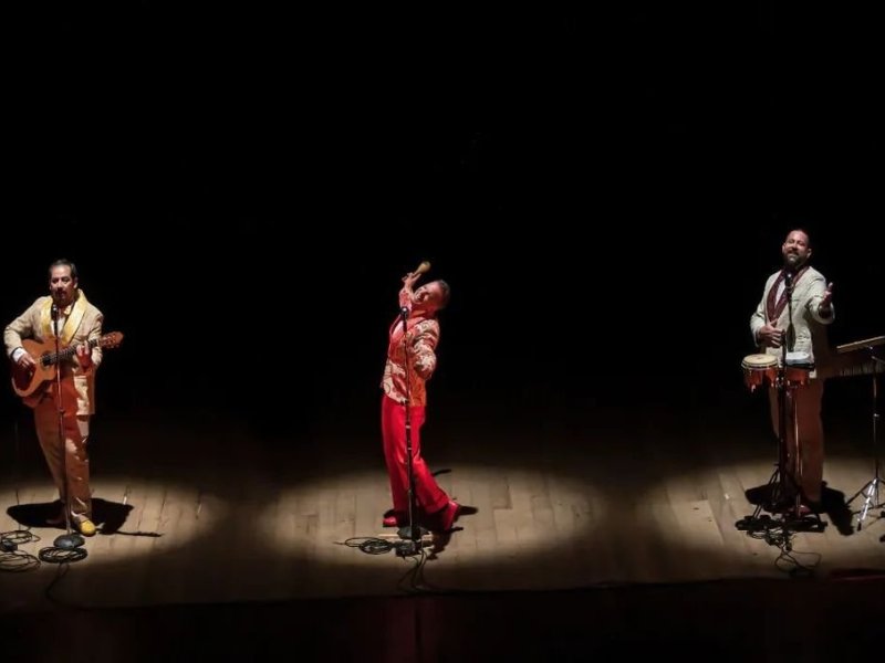 El Trío Bolerístico Genial se presentará en el ciclo Domingos de teatro