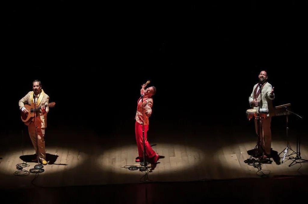 El Trío Bolerístico Genial se presentará en el ciclo Domingos de teatro