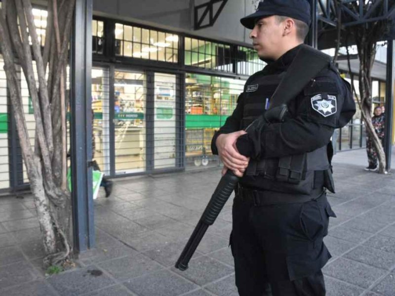 Supermercados en Santa Fe toman medidas para evitar saqueos