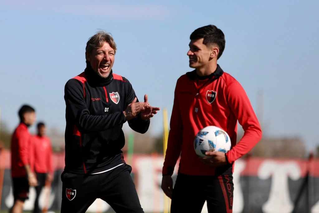 Newell’s: entre el choque con Lanús, la sanción a Mosquera y el interés por Aguirre