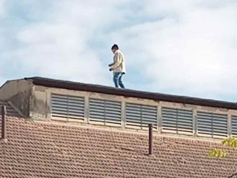 Cárcel de Coronda: un preso se subió a los techos