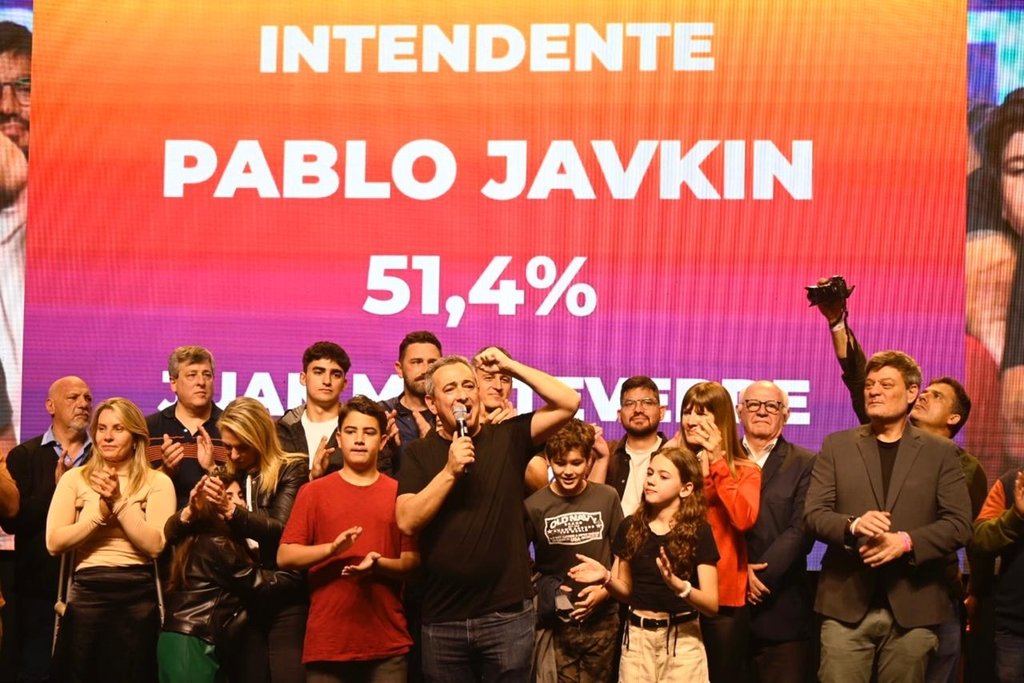 Javkin cantó victoria en Rosario: «Hoy nacen los buenos vientos»