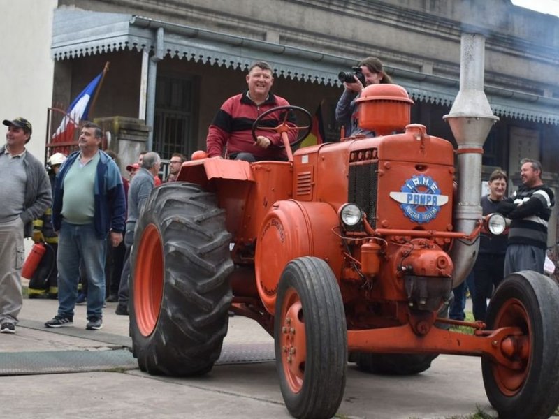 El Museo Histórico organiza un «Desfile de tractores» en Humboldt
