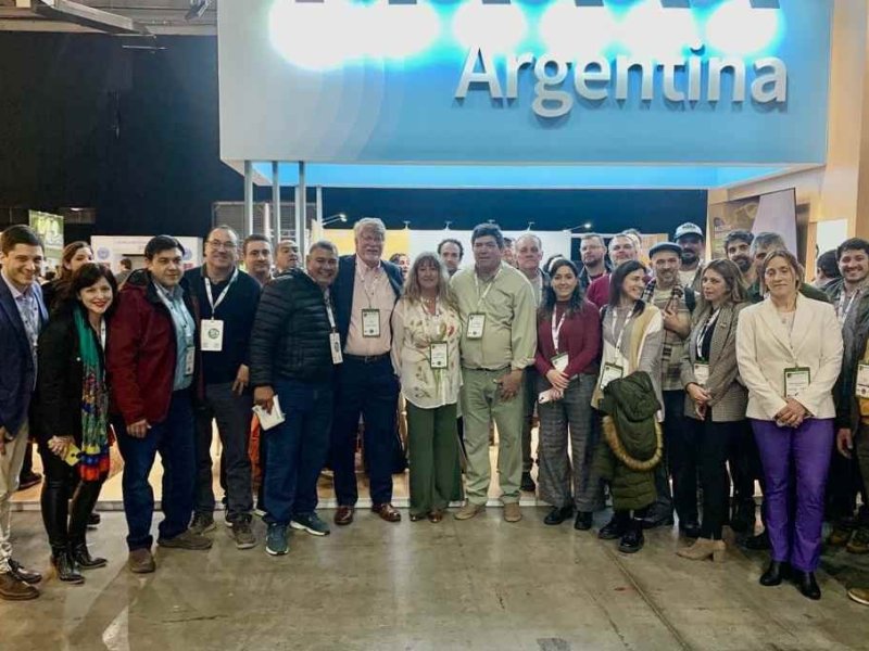 Destacada participación santafesina en eventos internacionales para los sectores apícola y de la salud