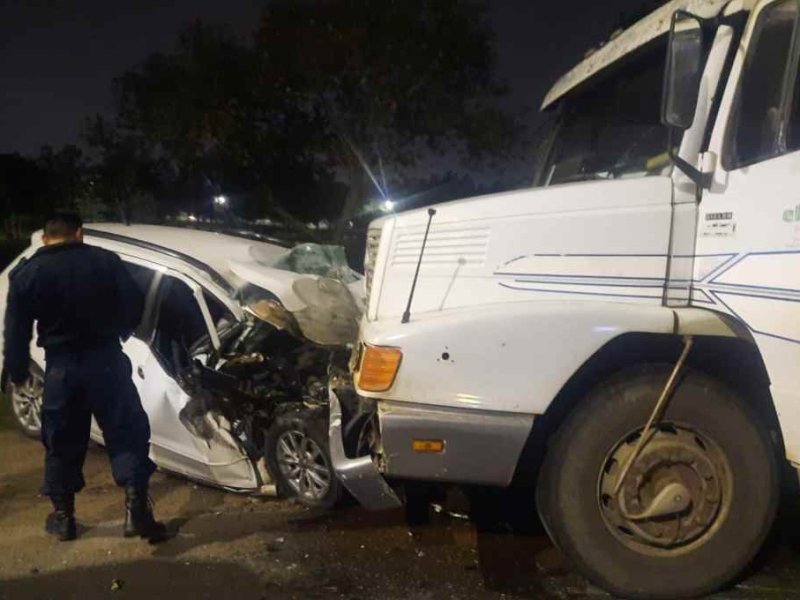 Reconquista: una mujer murió tras chocar de frente contra un camión