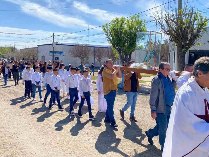 Arocena celebró sus fiestas patronales con acto, procesión, misa y bingo