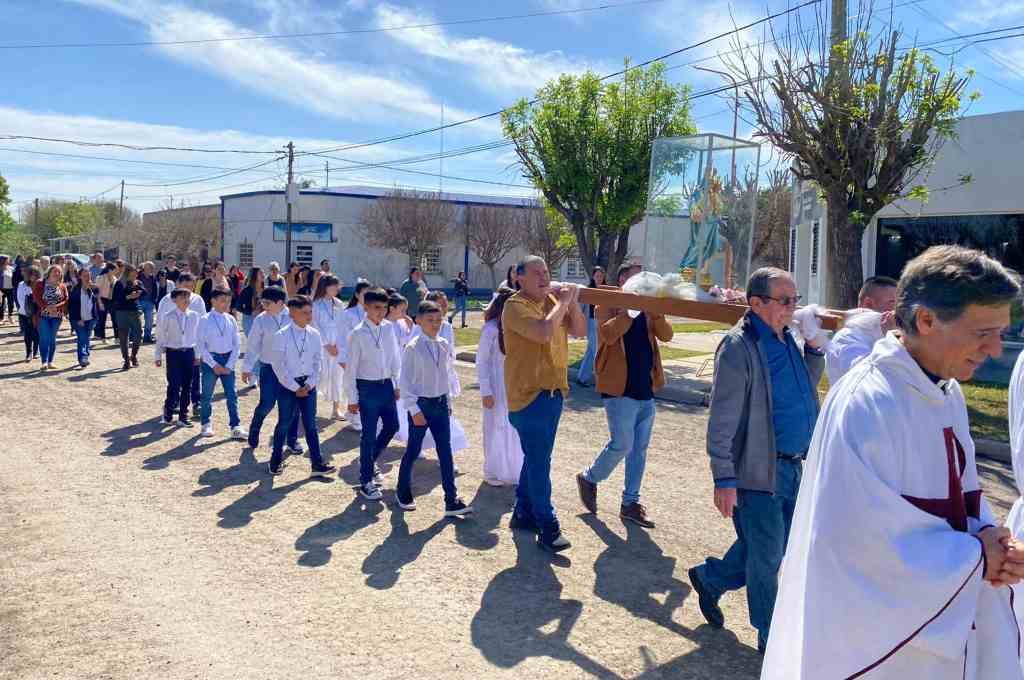 Arocena celebró sus fiestas patronales con acto, procesión, misa y bingo