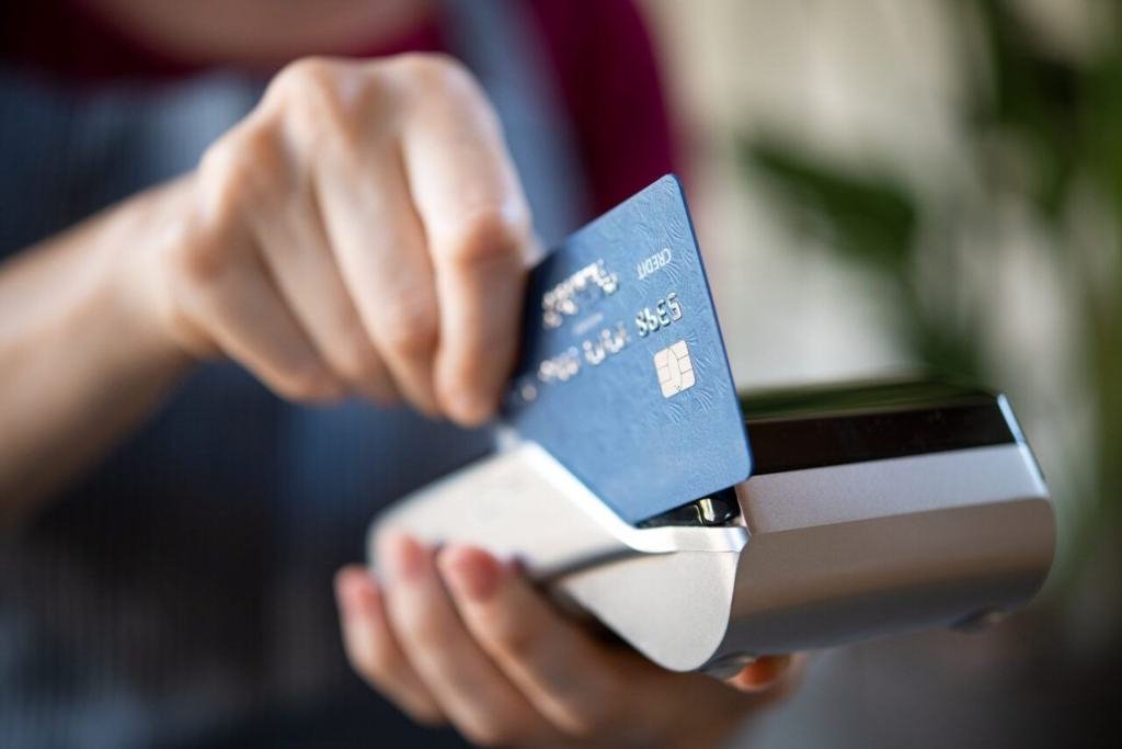 Rosario: cuál es el plan para evitar delitos con tarjetas de débito y crédito