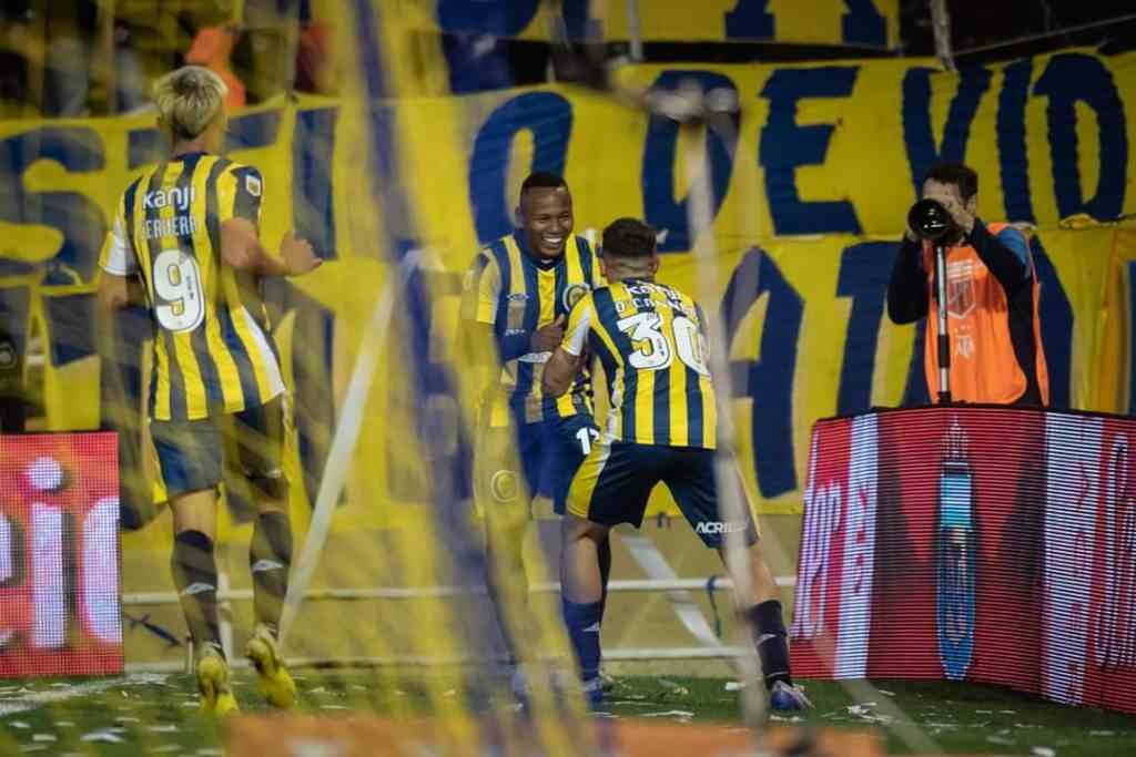 Rosario Central recibe a Argentinos Juniors con la necesidad de ganar para seguir soñando