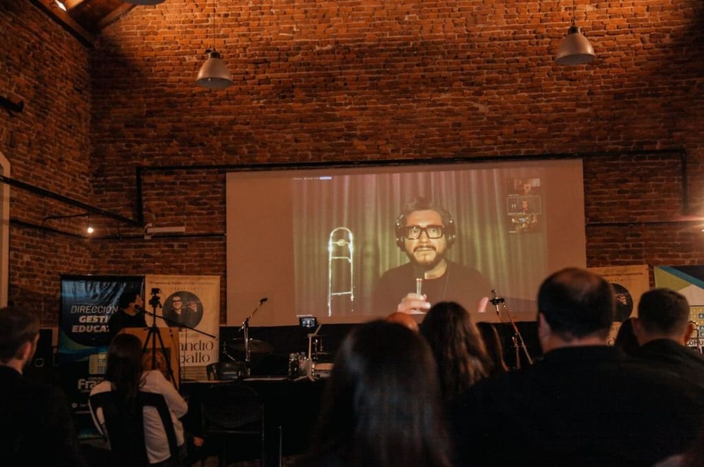 Alejandro Carballo brindó una Master Class para músicos santafesinos