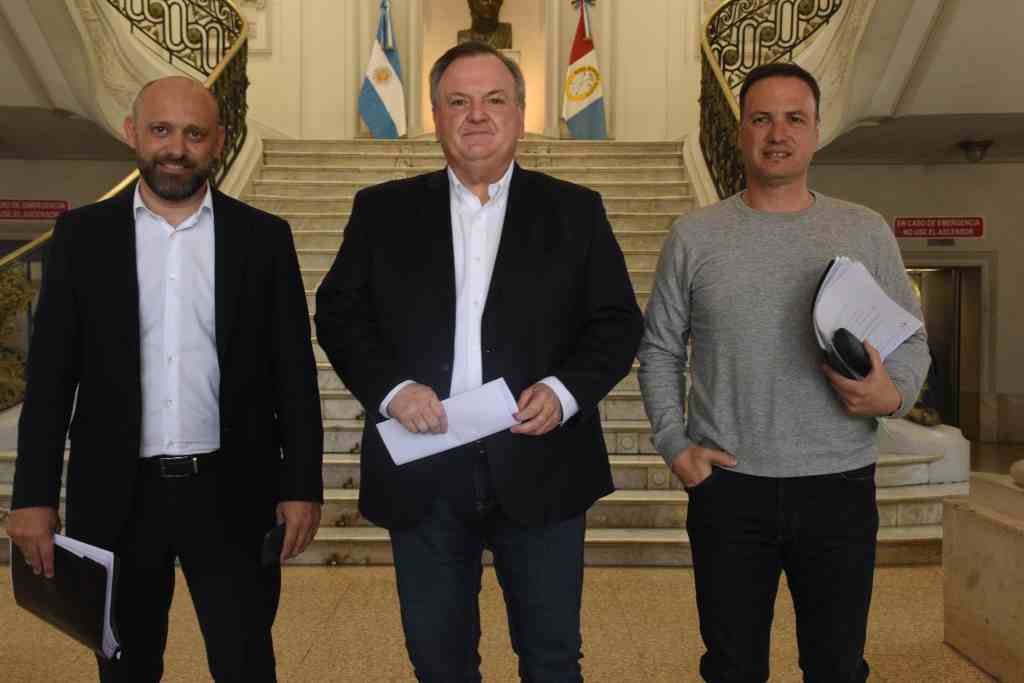 Más dirigentes radicales para el equipo de gobierno de Pullaro
