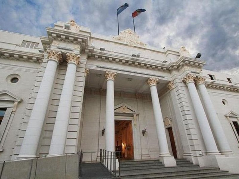 Por unanimidad, la Legislatura suspendió sin plazos al fiscal adjunto Leandro Darío Benegas