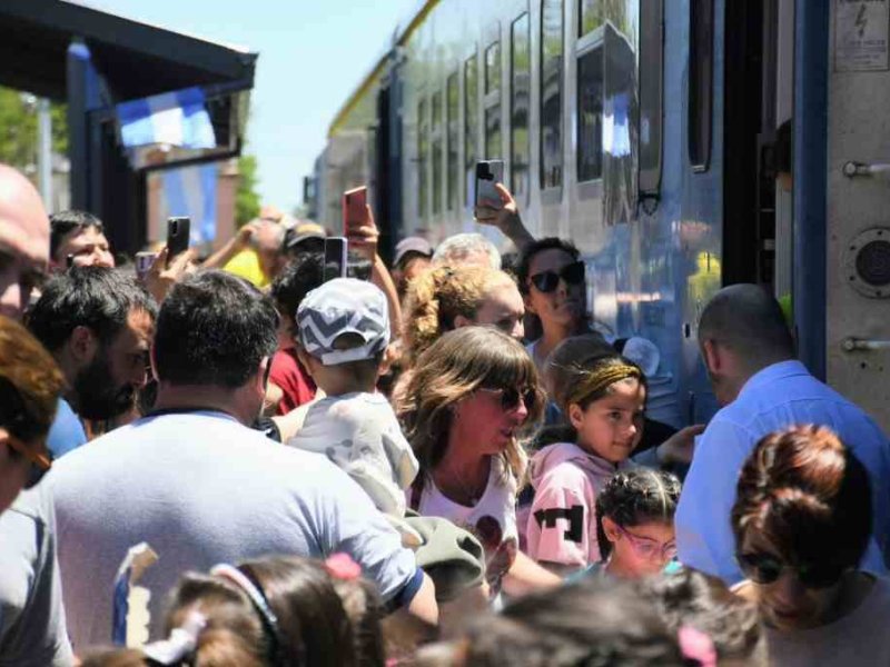 Rehabilitaron la estación de trenes de Armstrong después de 31 años