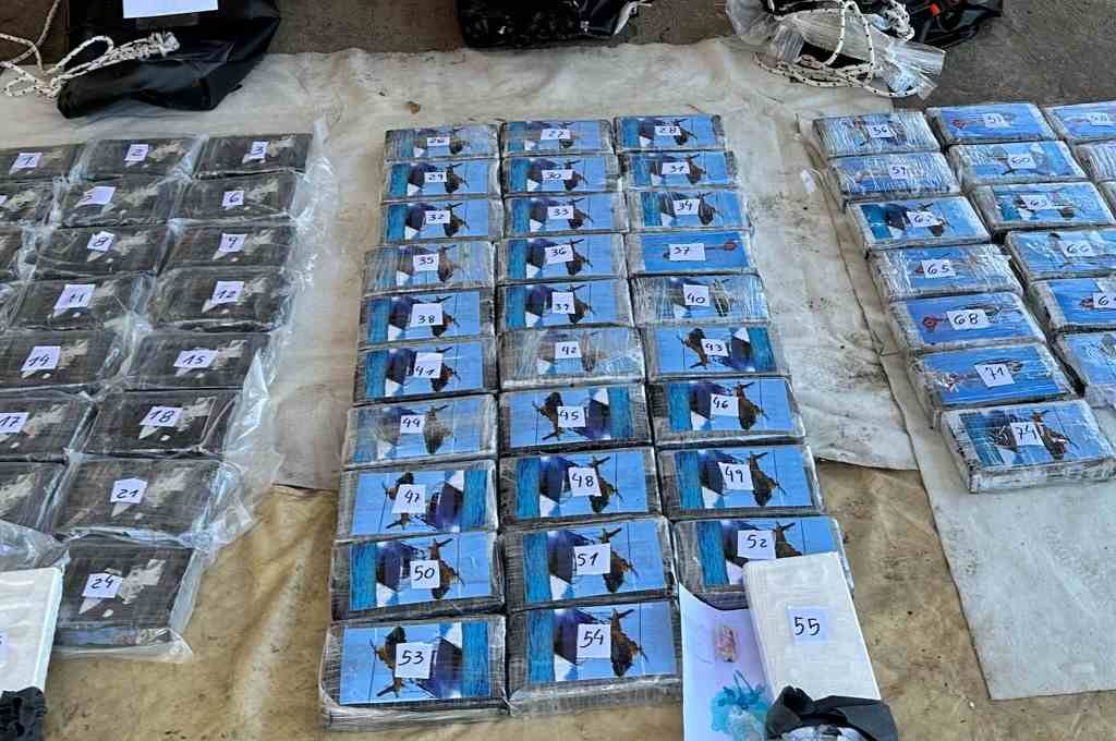Río Paraná: pescadores encontraron 25 kilos de cocaína en sus redes