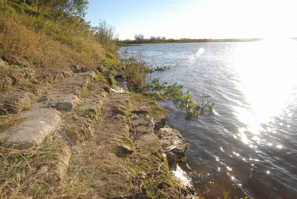 Aumenta la cantidad de terraplenes ilegales en las islas frente a Rosario