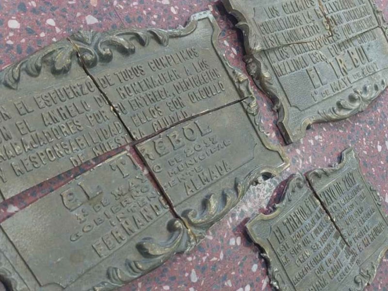 El Trébol: detuvieron a un ladrón de placas de bronce