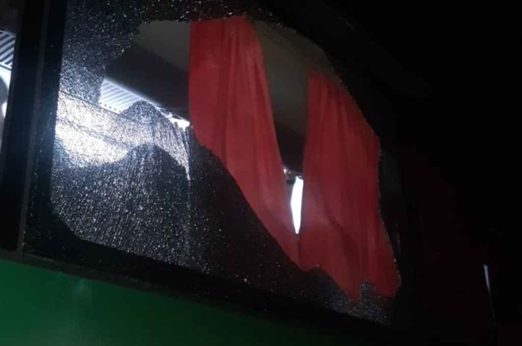 Dos ómnibus sufrieron ataques a piedrazos con diez minutos de diferencia en Coronda