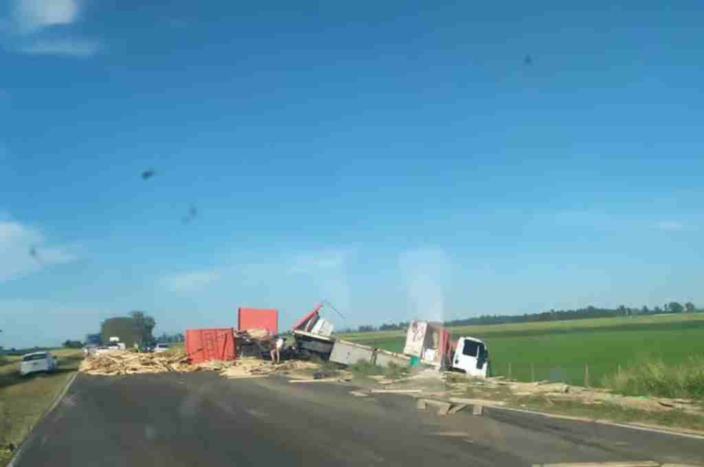 Ruta 33: choque entre dos camiones