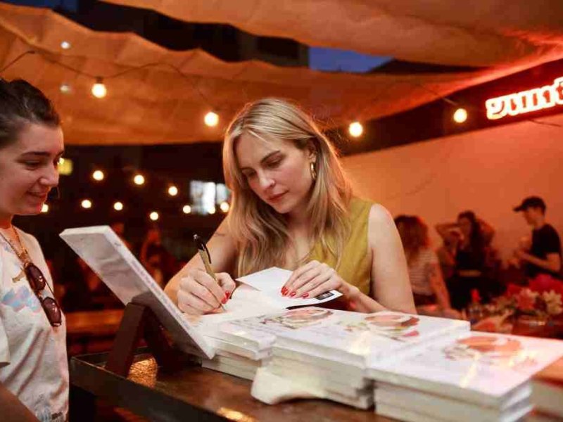 María del Mar Ramón: «Busqué en el océano una síntesis para esta historia de amor»