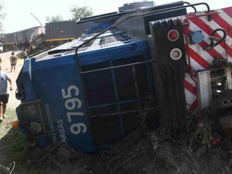 Descarrilamiento y saqueo de otro tren en la ciudad de Santa Fe