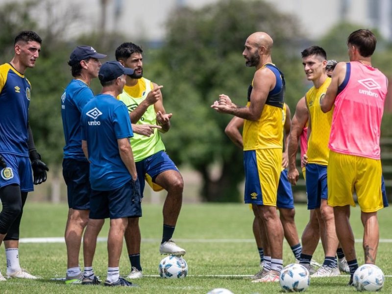 Russo respetará el equipo campeón
