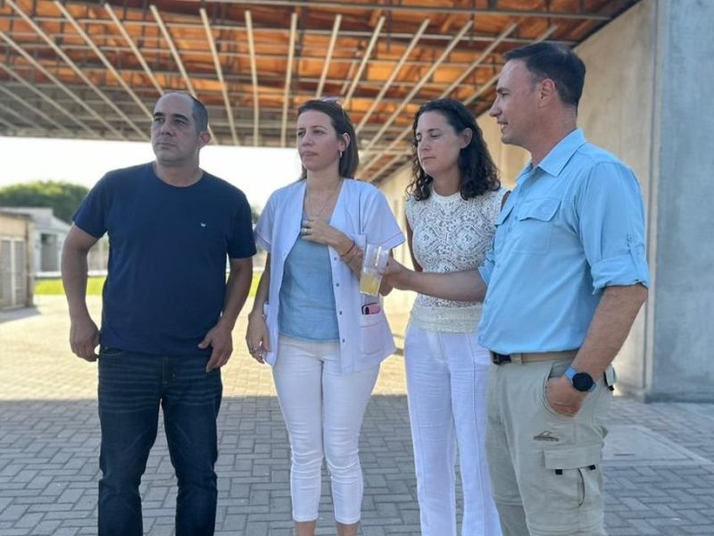 Enrico y Martínez visitaron el Centro de Atención Primaria en Pilar