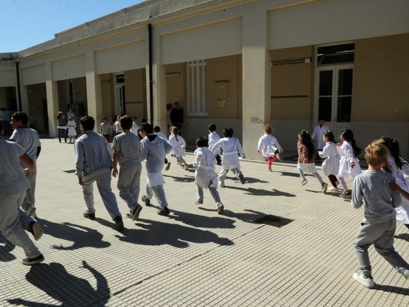 El gobierno se reúne con los gremios docentes