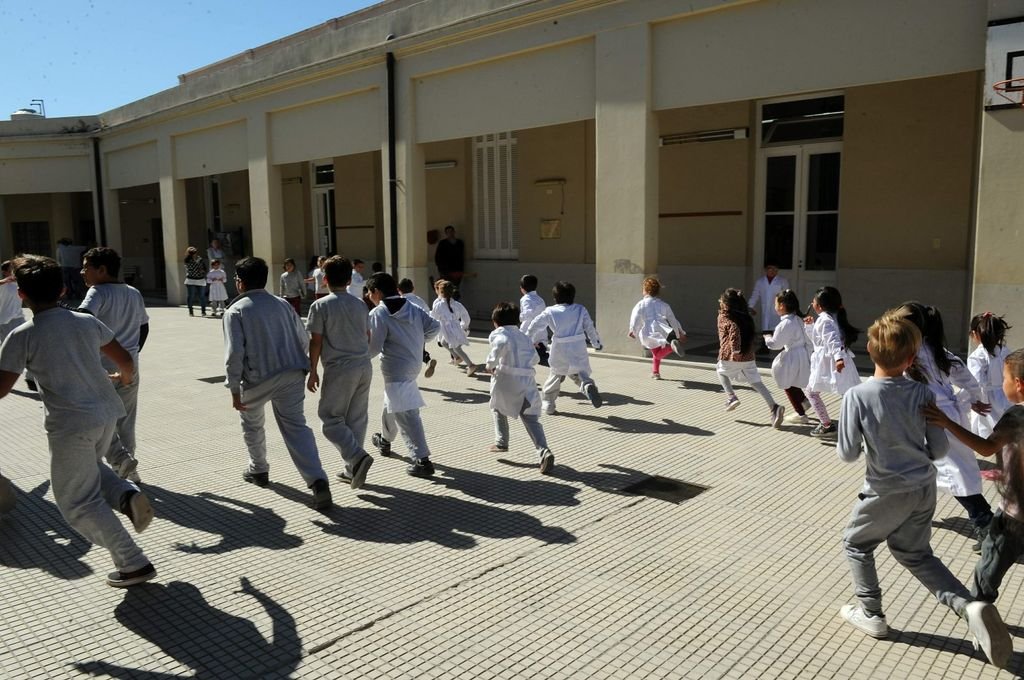 El gobierno se reúne con los gremios docentes