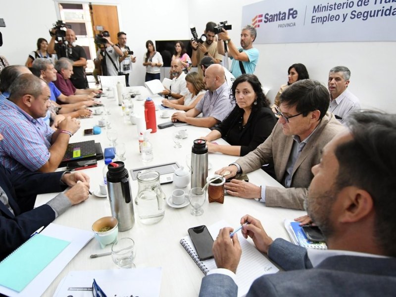 La Provincia ofreció a los docentes santafesinos un 7 % en marzo para completar un 43,2 respecto a diciembre