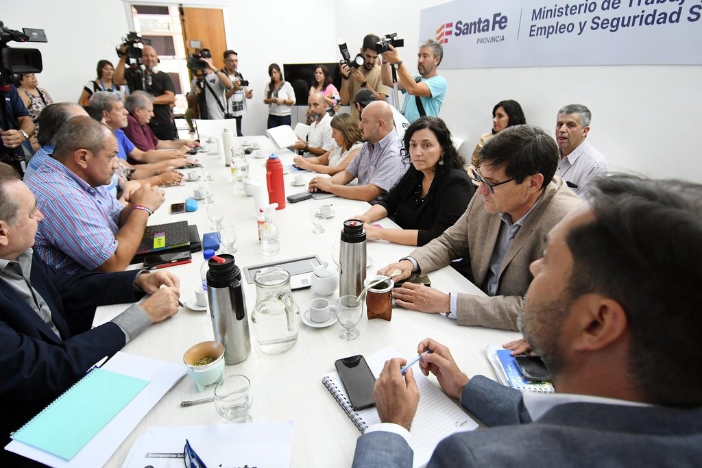 La Provincia ofreció a los docentes santafesinos un 7 % en marzo para completar un 43,2 respecto a diciembre