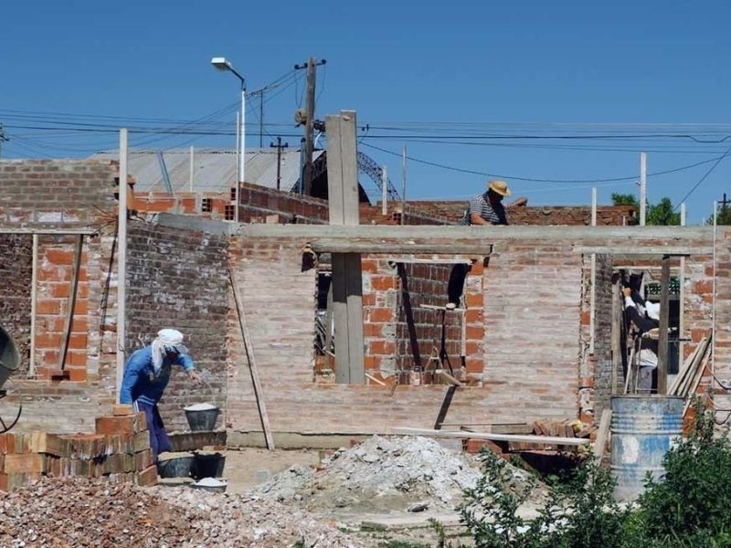 Gestiones ante Provincia para finalizar unidades habitacionales en San Carlos Norte