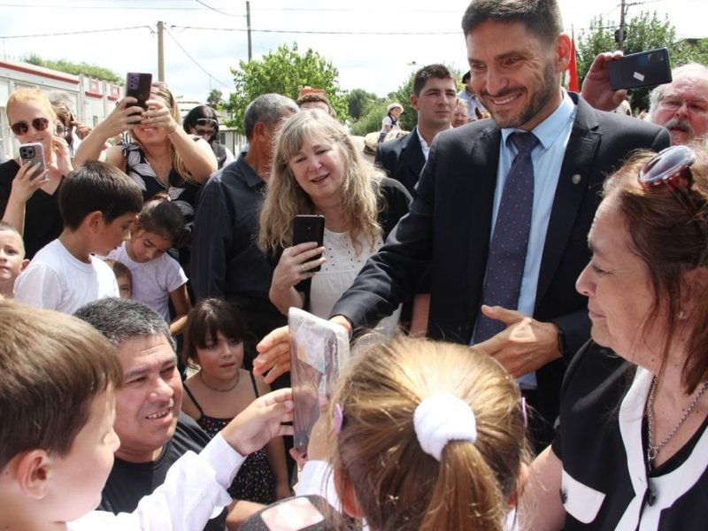 Pullaro: «Vamos a construir 1.000 aulas en toda la provincia»