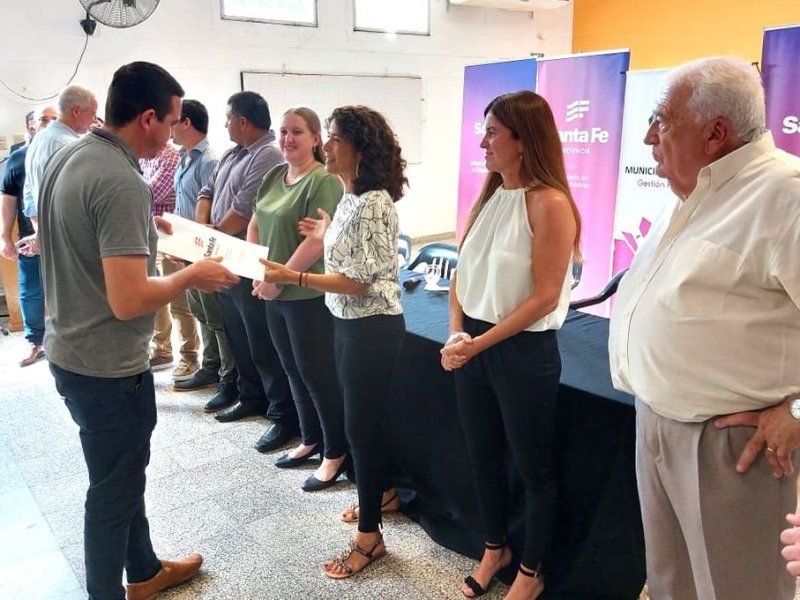 El gobierno provincial entregó escrituras en Vera