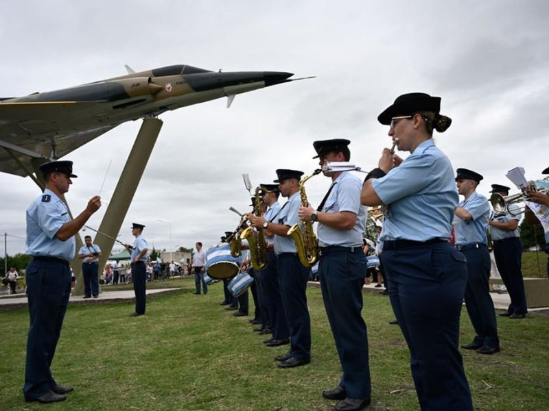 Pullaro encabeza en Reconquista el acto por el 42° aniversario de la Gesta de Malvinas
