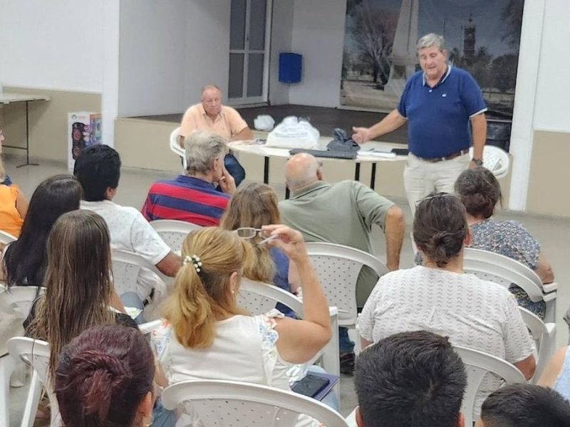 Huertas familiares: capacitaron a vecinos en producción de alimentos