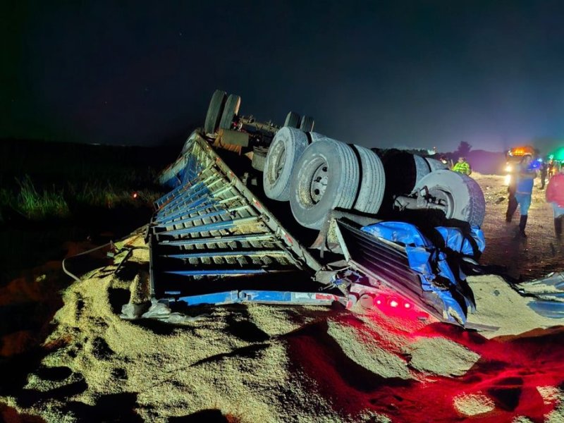 Otra vez la ruta 11: impactante choque entre dos camiones