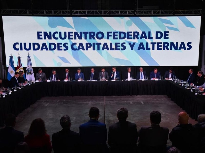 Cumbre de Intendentes en Rosario: «Los recursos también tienen que salir de las provincias»