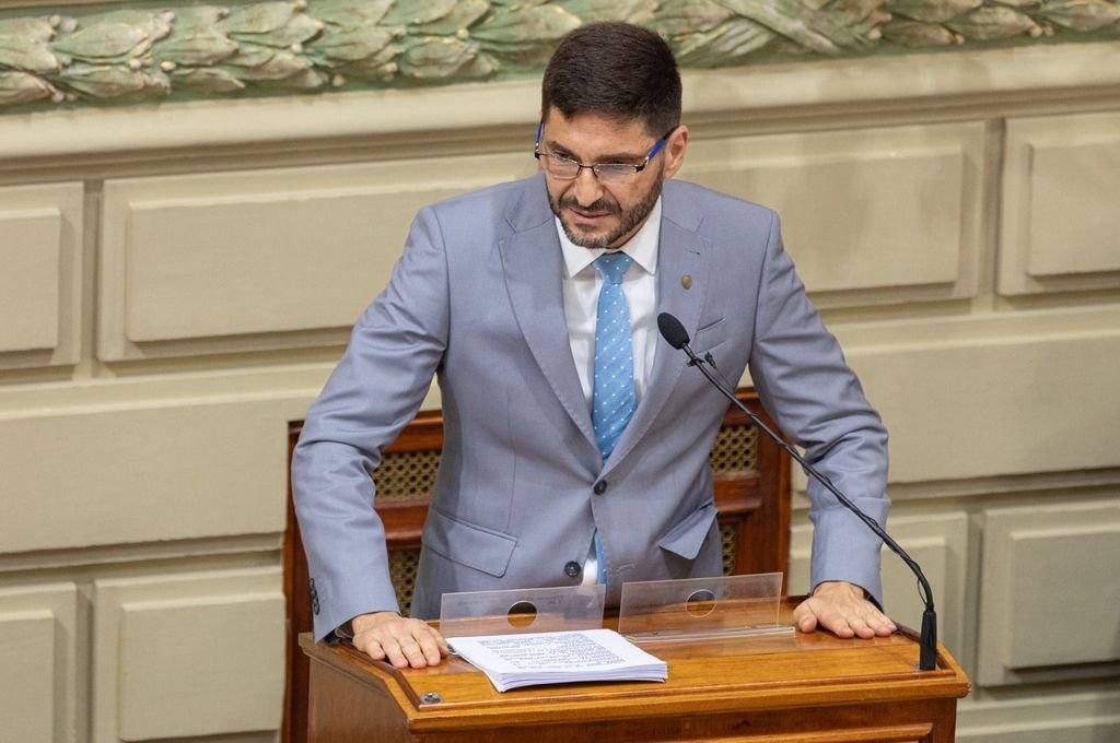 Pullaro: «Con austeridad, en el primer trimestre bajamos un 40 % los gastos del Estado»