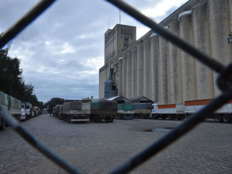 El campo criticó las restricciones
