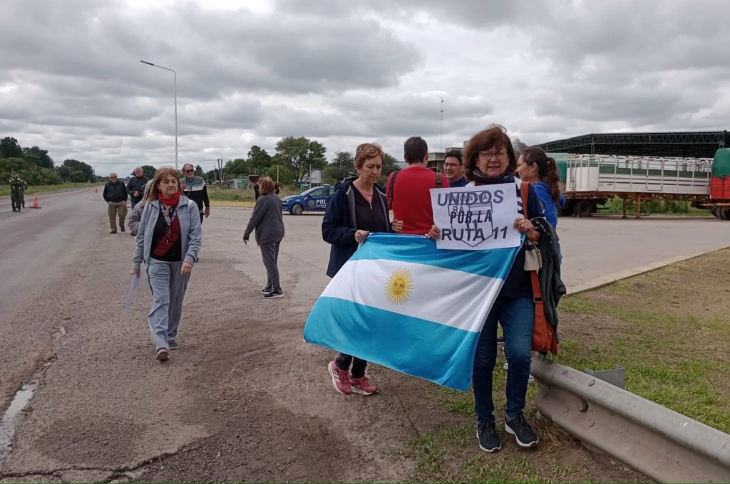 Todos por la 11: el centro-norte santafesino reclamó por el estado la ruta