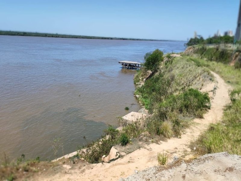 Contaminación: cinco exdirectivos de Aguas Santafesinas procesados por tirar desechos al Paraná