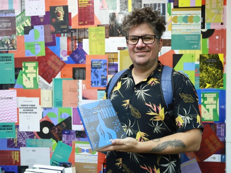 Entre locos, fantasmas y perros muertos: la nueva obra de Federico Aicardi