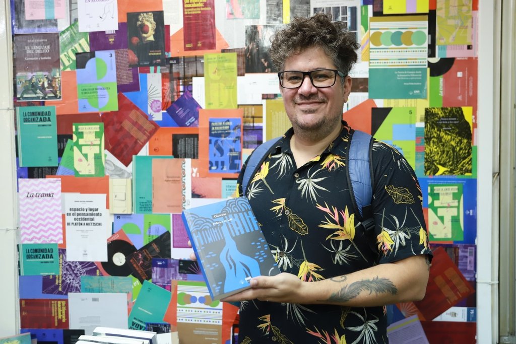 Entre locos, fantasmas y perros muertos: la nueva obra de Federico Aicardi