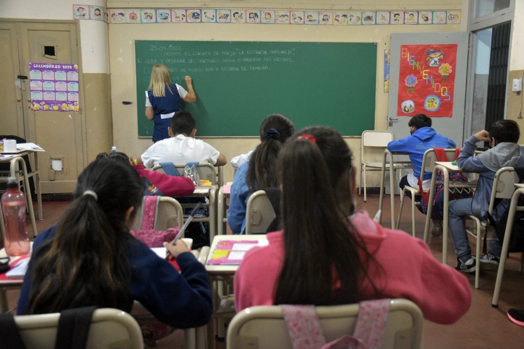 Controles a licencias docentes: pusieron al día 600 juntas médicas