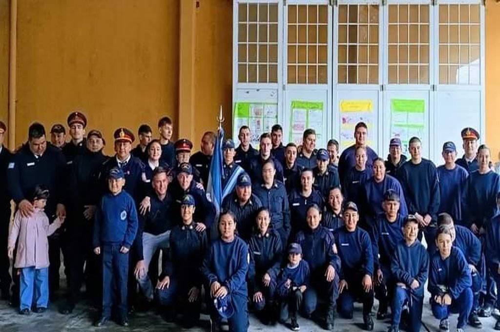Los Bomberos Voluntarios del país cumplieron 140 años
