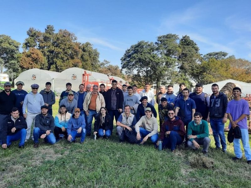 Operarios de maquinaria se profesionalizan con una diplomatura
