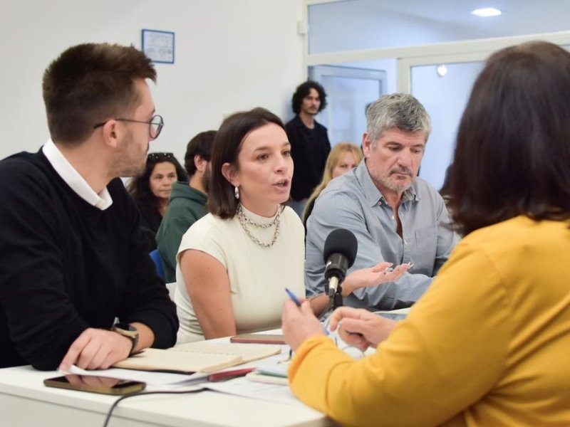 Presentan dos proyectos para fortalecer a cooperativas de servicios