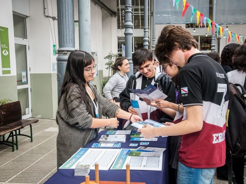 Marca Paraná acompañó la feria de la UNER